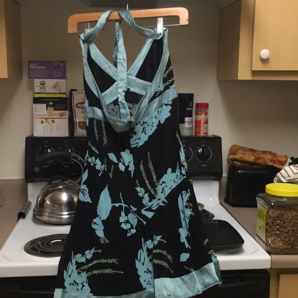 Dress - Picture 3 of 5